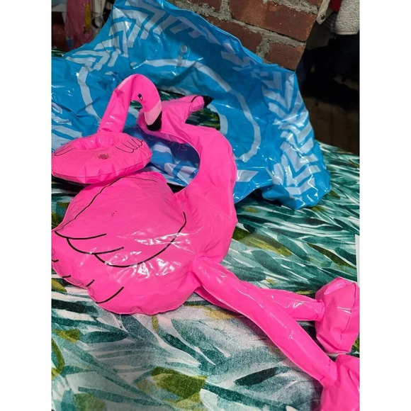 Lot of Inflatable Summer toys - Picture 6 of 9